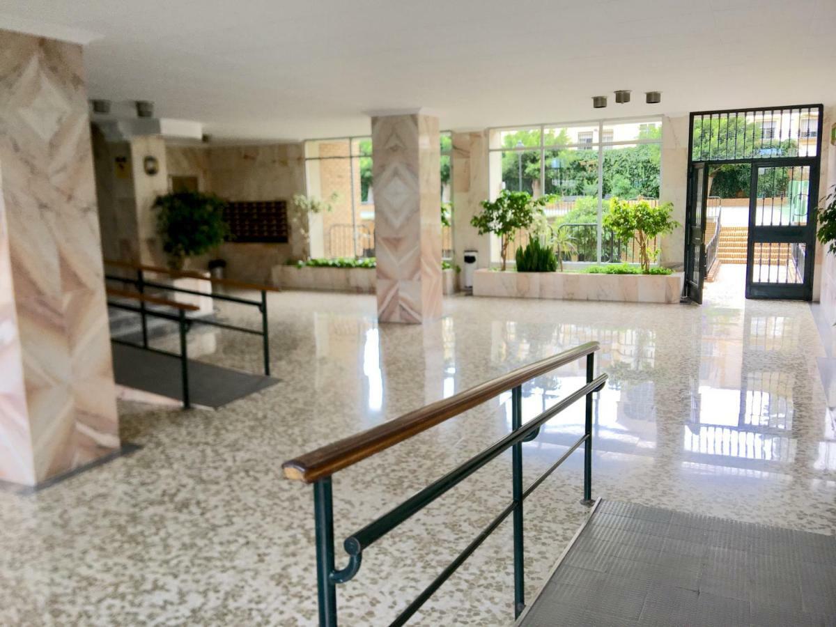 Stunning Spacious City Apartment With Free Parking مالقة المظهر الخارجي الصورة